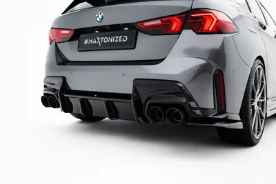 Maxton Design Bodykit-Set für BMW M135i F70 / BMW 1er M-Paket F70 – Schwarz glänzend