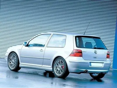Maxton Design Bodykit-Set für VW Golf 4 25'th Anniversary LOOK (Mit Auspuffloch) – Schwarz glänzend/matt