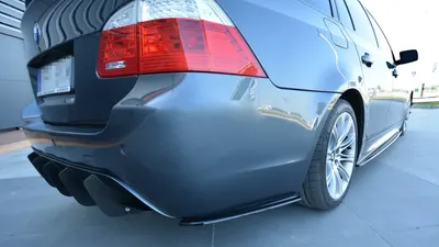 Maxton Design Heck-Seitensplitter für BMW 5er E60/E61 M-Paket – Schwarz glänzend