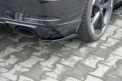 Maxton Design Heck-Seitensplitter V.1 für Audi RS3 8V Facelift Sportback – Schwarz glänzend