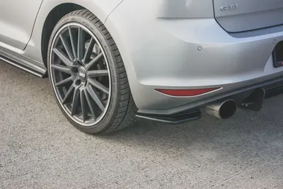Maxton Design Heck-Seitensplitter V.2 für VW Golf 7 GTI – Schwarz glänzend
