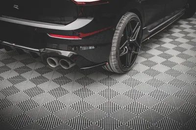 Maxton Design Heck-Seitensplitter V.3 für VW Golf 8 R Schrägheck Passt nur mit: VW-GO-8-R-RS1. – Schwarz glänzend