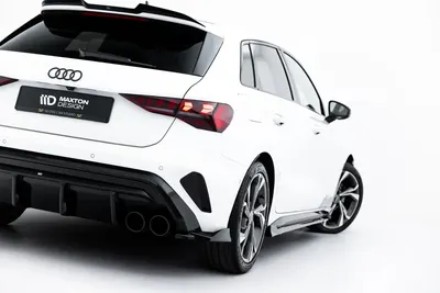 Maxton Design Heck-Seitensplitter V.4 für Audi S3 Sportback 8Y Facelift – Schwarz glänzend