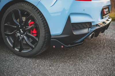 Maxton Design Heck-Seitensplitter V.6 mit Flaps für Hyundai i30 N Mk3 Schrägheck – Schwarz glänzend