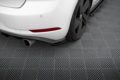 Maxton Design Heck-Seitensplitter für VW Golf 7 GTI Facelift – Schwarz glänzend