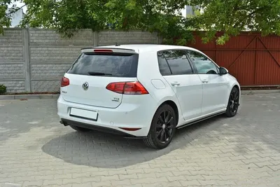 Maxton Design Heck-Seitensplitter für VW Golf 7 Standard – Schwarz glänzend