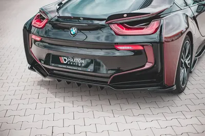 Maxton Design Hecksplitter mit vertikalen Streben für BMW i8 – Schwarz glänzend