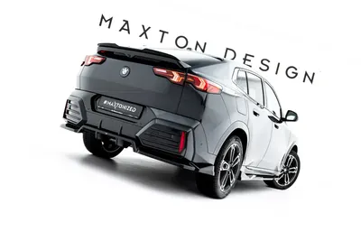 Maxton Design Hecksplitter mit vertikalen Streben für BMW X2 M-Paket / iX2 U10 – Schwarz glänzend