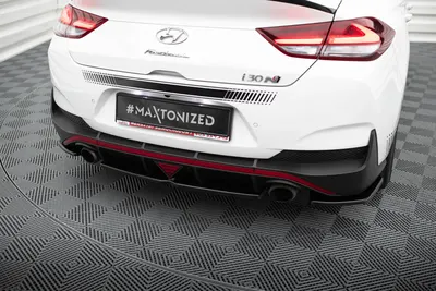 Maxton Design Hecksplitter mit vertikalen Streben für Hyundai i30 N Mk3 Fastback – Schwarz glänzend
