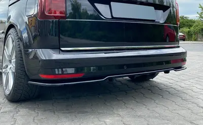 Maxton Design Hecksplitter mit vertikalen Streben für VW Caddy Mk4 – Schwarz glänzend