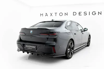 Maxton Design Hecksplitter V.1 mit vertikalen Streben für BMW 7er M-Paket G70 – Schwarz glänzend