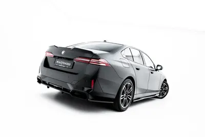 Maxton Design Hecksplitter V.2 mit vertikalen Streben für BMW 5er / i5 M-Paket Limousine / Touring G60 / G61 – Schwarz glänzend