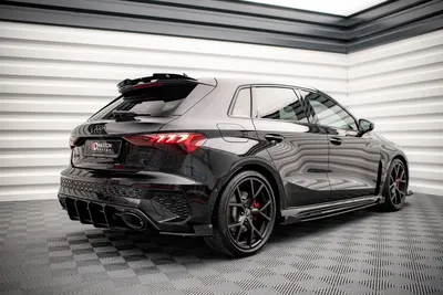Maxton Design Seitenflaps für Audi RS3 Sportback 8Y – Schwarz glänzend/matt