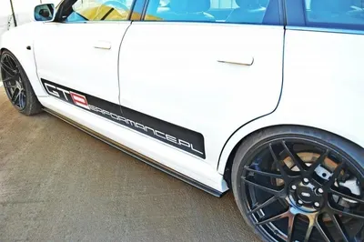 Maxton Design Seitenschweller-Ansätze für Audi RS4 Avant B5 – Schwarz glänzend