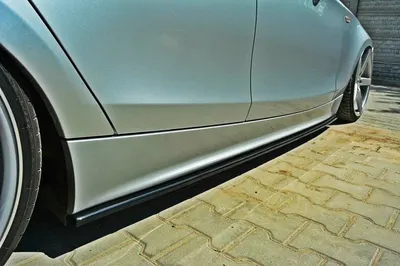 Maxton Design Seitenschweller-Ansätze für BMW 1er E87 – Schwarz glänzend