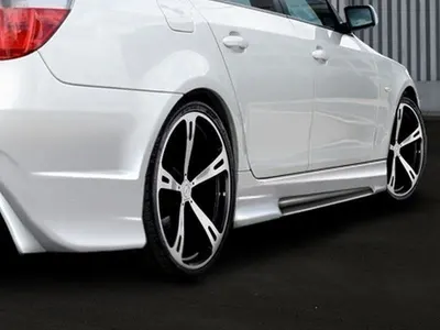 Maxton Design Seitenschweller-Ansätze für BMW 5er E60 / E61 Generation V – GFK, unlackiert