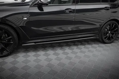 Maxton Design Seitenschweller-Ansätze für BMW X7 M-Paket G07 Facelift – Schwarz glänzend