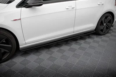 Maxton Design Seitenschweller-Ansätze V.1 für VW Golf 7 GTI / GTD / Mk7 Facelift (Breit) – Schwarz glänzend
