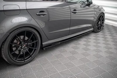 Maxton Design Seitenschweller-Ansätze V.2 für Audi S3 / A3 S line Sportback 8V / 8V Facelift – Schwarz glänzend