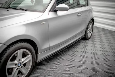 Maxton Design Seitenschweller-Ansätze V.2 für BMW 1er E81 Facelift – Schwarz glänzend