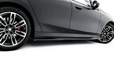 Maxton Design Seitenschweller-Ansätze V.2 für BMW 5er M-Paket Limousine / Touring G60 / G61 – Schwarz glänzend