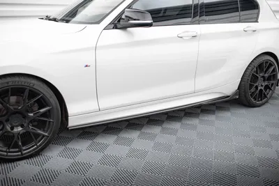 Maxton Design Seitenschweller-Ansätze V.3 für BMW 1er M-Paket / M140i F20 Facelift – Schwarz glänzend