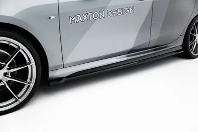 Maxton Design Seitenschweller-Ansätze V.3 für BMW M135i F70 – Schwarz glänzend