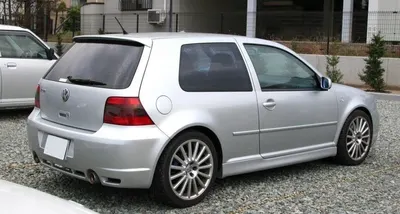 Maxton Design Seitenschweller-Ansätze für VW Golf 4 3D R32 LOOK – Schwarz glänzend