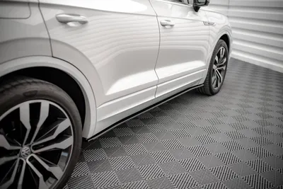 Maxton Design Seitenschweller-Ansätze für VW Touareg R-line Mk3 – Schwarz glänzend