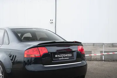 Maxton Design Spoilerlippe für Audi RS4 Limousine B7 – Schwarz glänzend