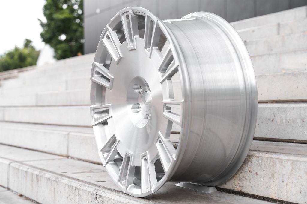 La Chanti LC-F32 Felgen 22 Zoll 9,5x22 ET32 / 11x22 ET42 5x112 Brushed Silver – Felgensatz für BMW & Mercedes