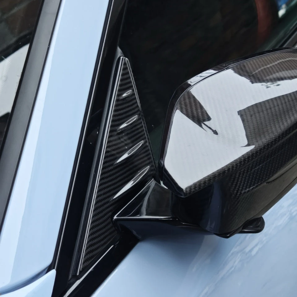 Max Carbon DRY CARBON Anti-Wind-Buffeting Blenden für die A-Säule für BMW M2 G87 M3 G80 G81 M4 G82 G83