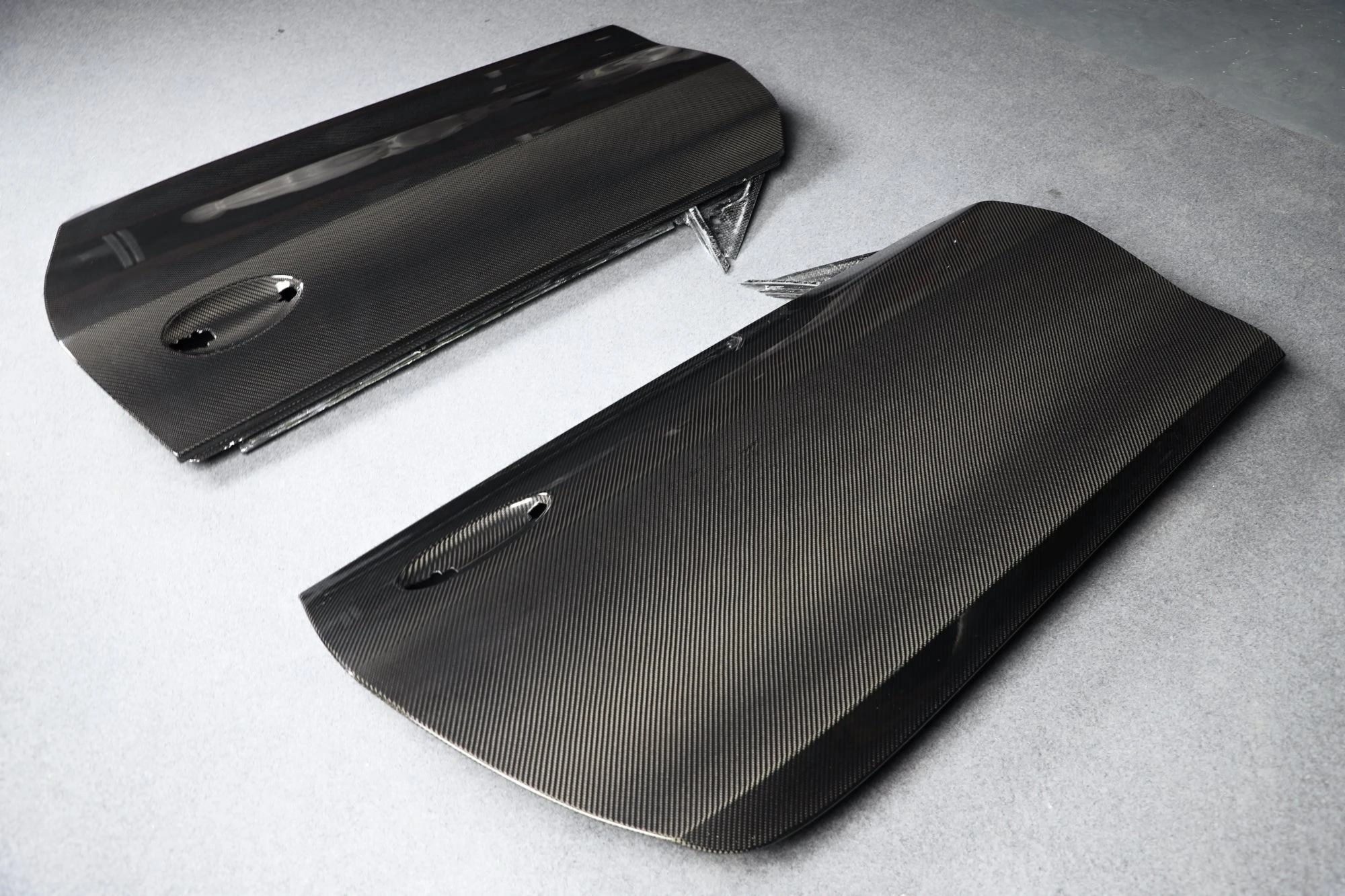 Max Carbon Dry Carbon Türen Ersatz für BMW M2 G87 2er G42 – Art.-Nr. CQ-YG-G87-DOOR