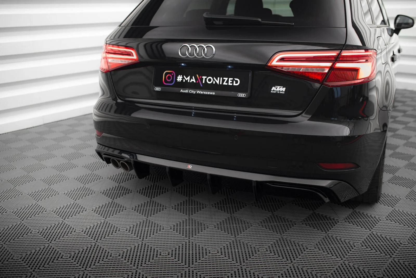 Maxton Design Bodykit-Set für Audi A3 8V FL (Einseitige – Schwarz glänzend