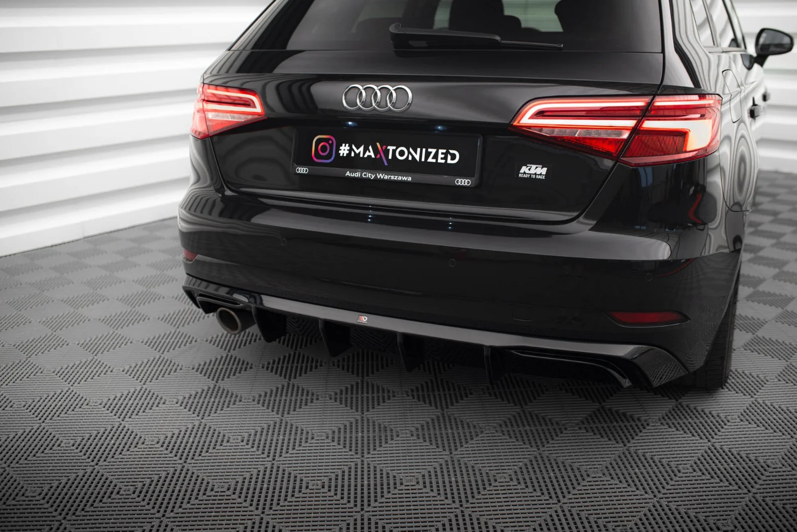 Maxton Design Bodykit-Set für Audi A3 8V FL (Version Mit – Schwarz glänzend – AU-A3-3F-SB-RS1GO_