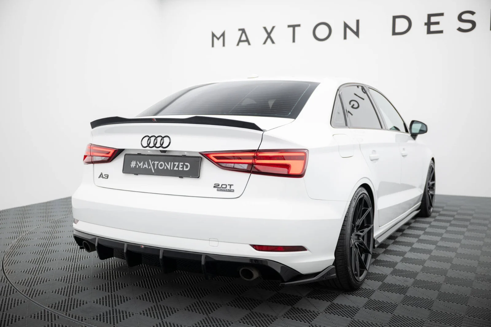 Maxton Design Bodykit-Set für Audi A3 8V FL (Version Mit – Schwarz glänzend – AU-A3-8VF-S-RS1GO_O