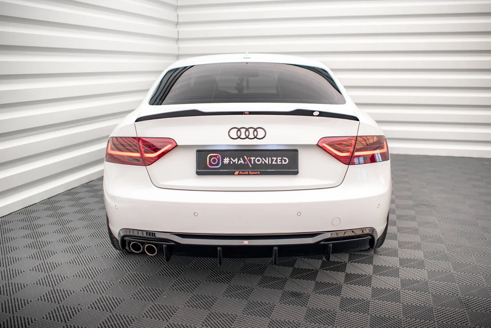 Maxton Design Bodykit-Set für Audi A5 8T FL (Version Mit – Schwarz glänzend
