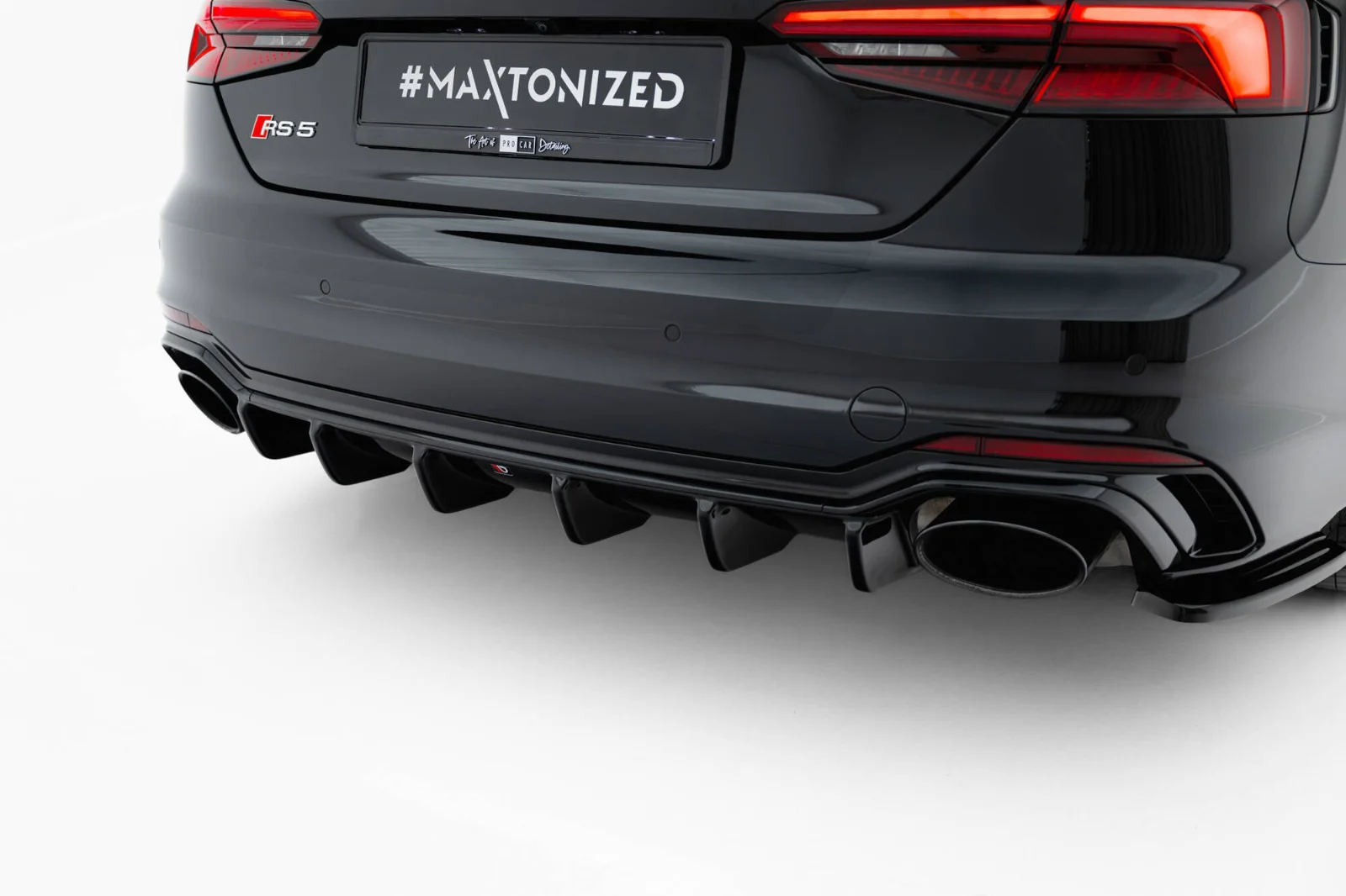 Maxton Design Bodykit-Set für Audi RS5 F5 – Schwarz glänzend
