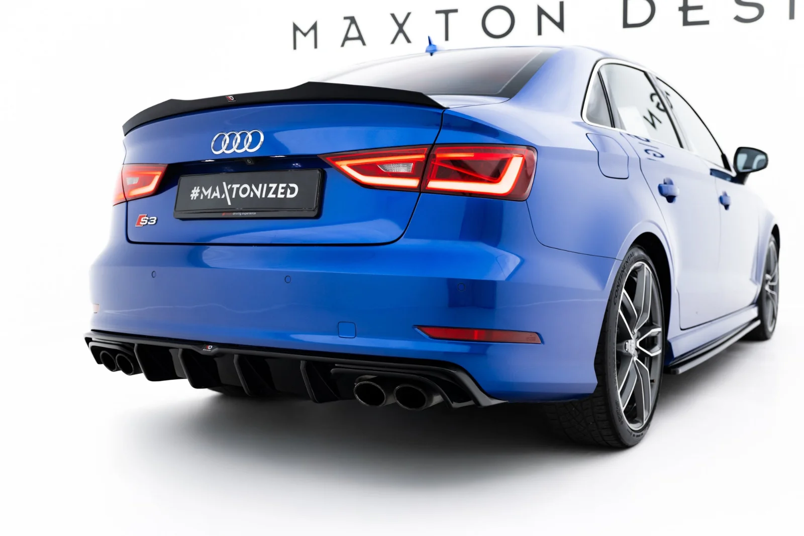 Maxton Design Bodykit-Set für Audi S3 8V – Schwarz glänzend – AU-S3-3-S-RS1G