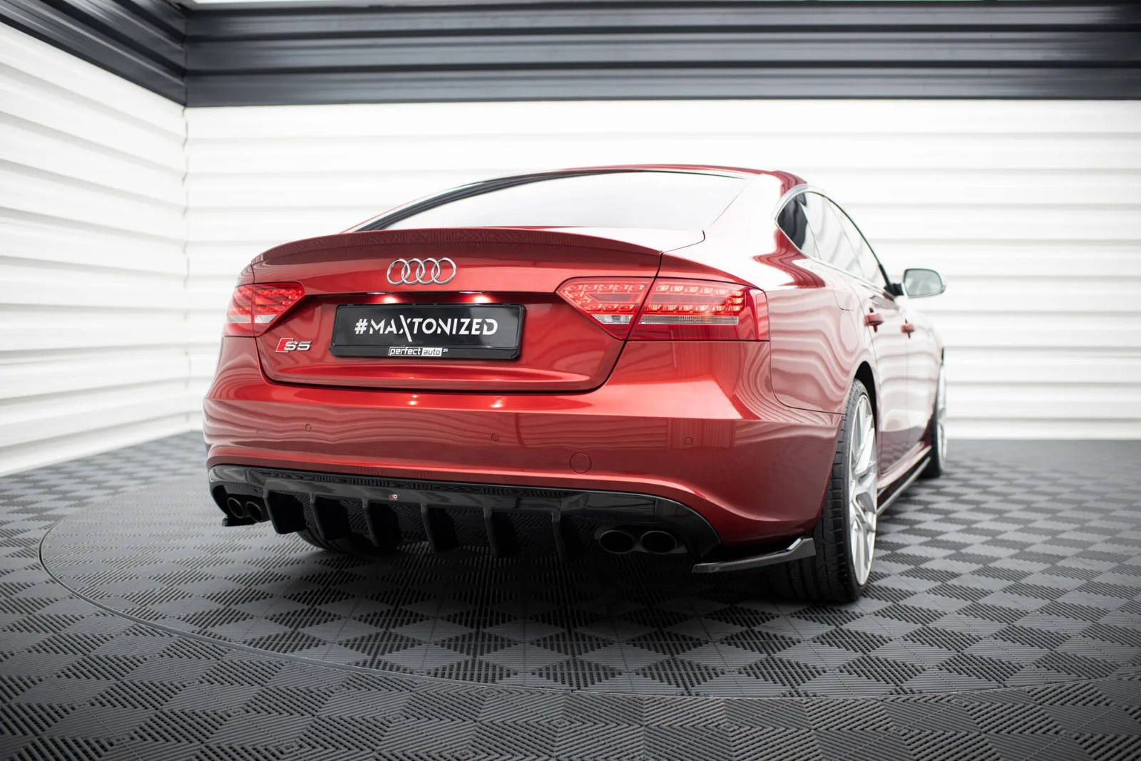 Maxton Design Bodykit-Set für Audi S5 8T – Schwarz glänzend