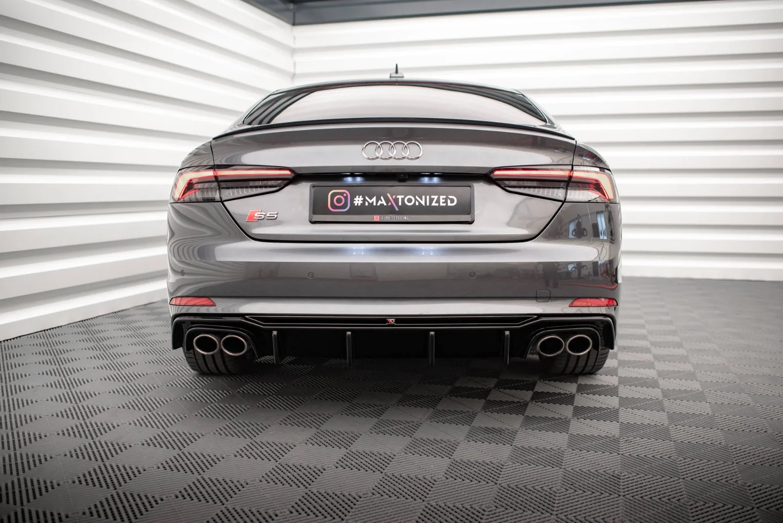Maxton Design Bodykit-Set für Audi S5 F5 – Schwarz glänzend