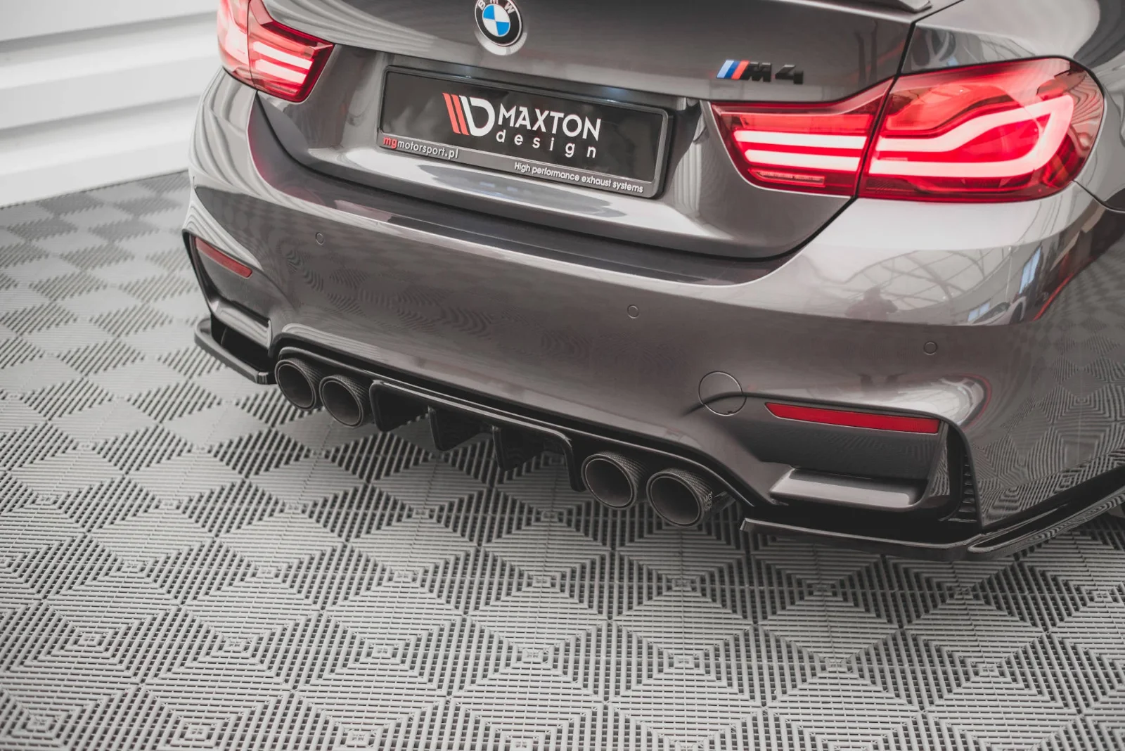 Maxton Design Bodykit-Set für BMW M4 F82 – Schwarz glänzend