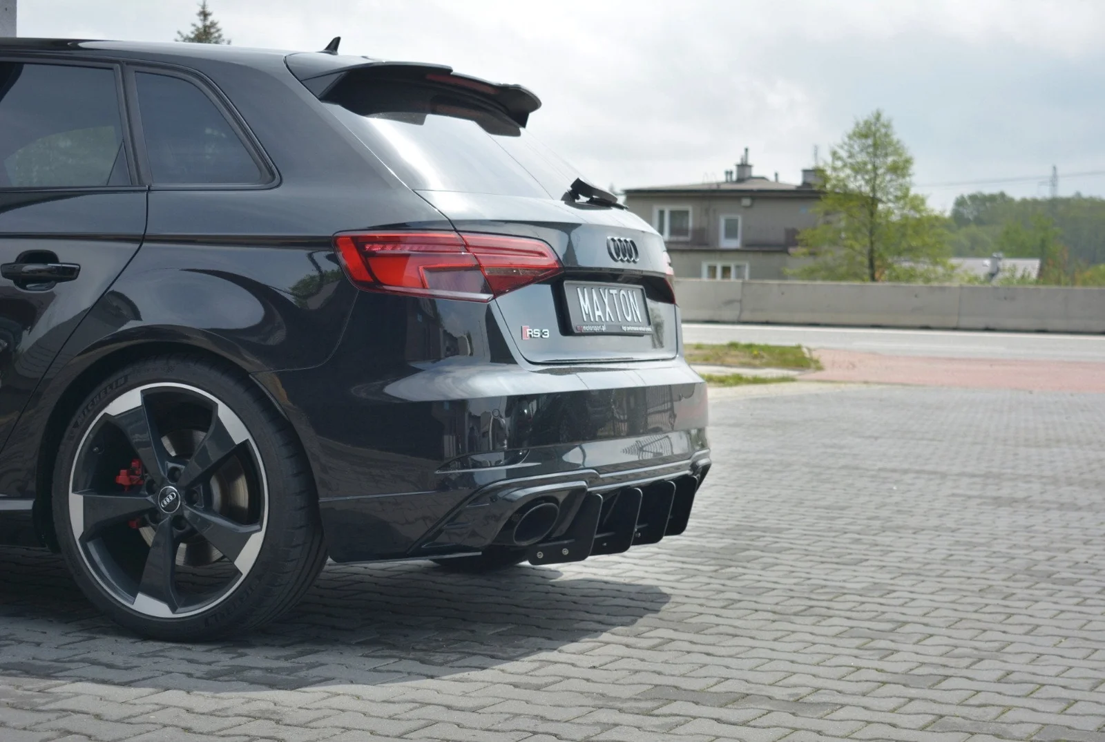 Maxton Design Bodykit-Set V.1 für Audi RS3 8V FL – Schwarz matt