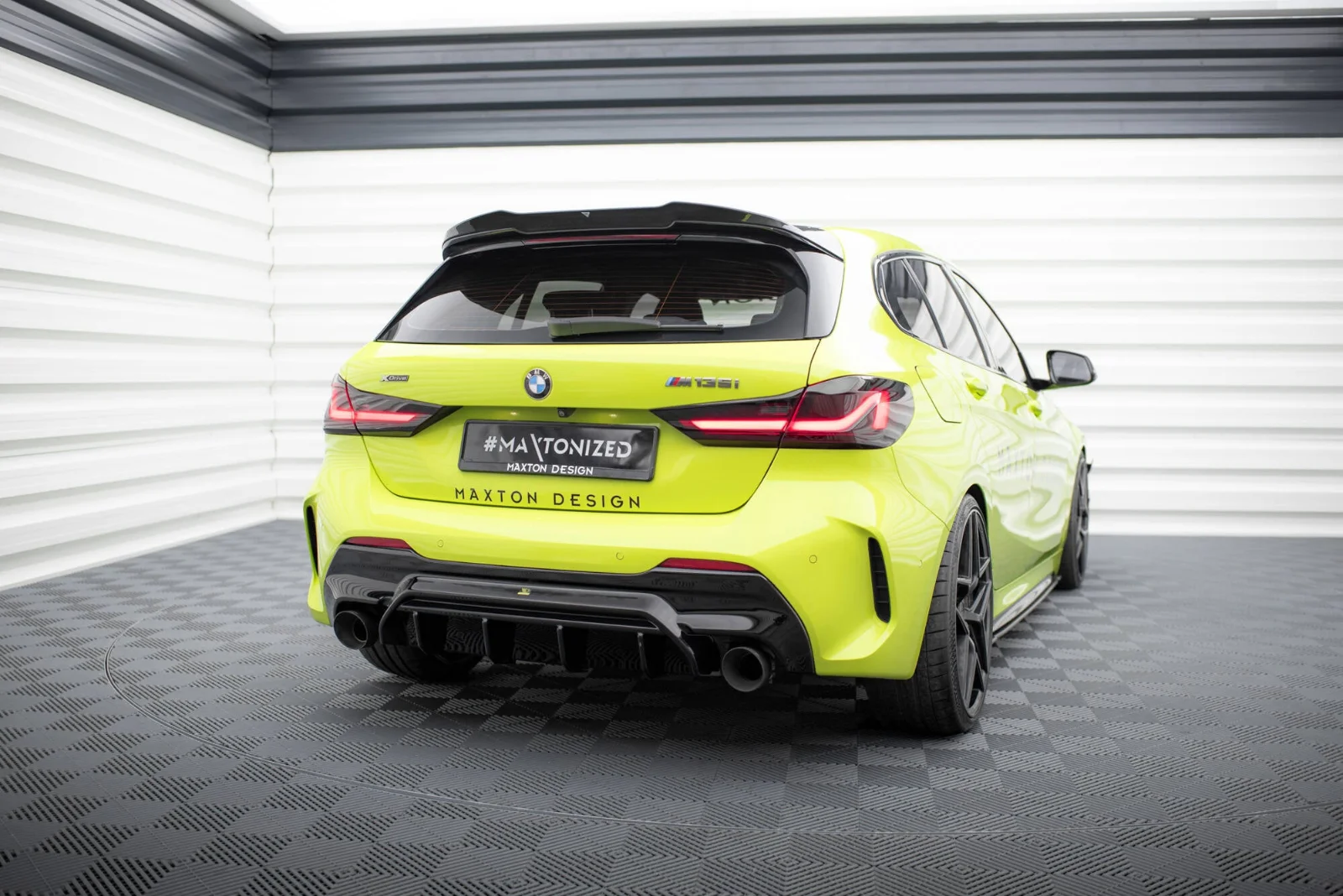 Maxton Design Bodykit-Set V.1 für BMW 1er F40 M-Paket M135i – Schwarz glänzend