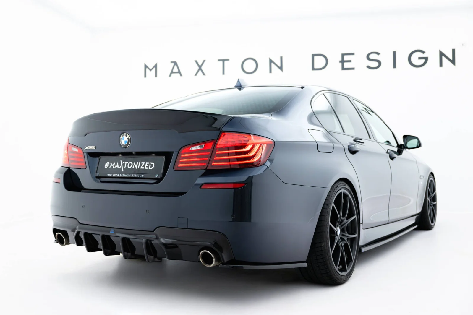 Maxton Bodykit-Set V.1 für BMW 5er M-Paket F10 F11 (Version – Schwarz glänzend – BM-5-10-MPACK-RS2GO_O