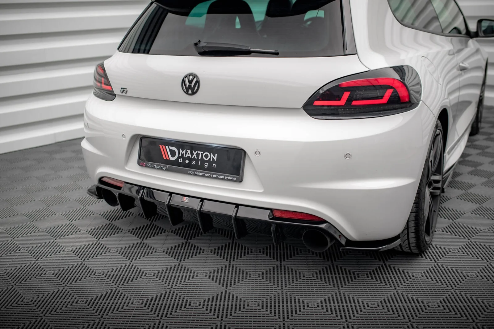 Maxton Design Bodykit-Set V.1 für VW Scirocco R Mk3 – Schwarz glänzend