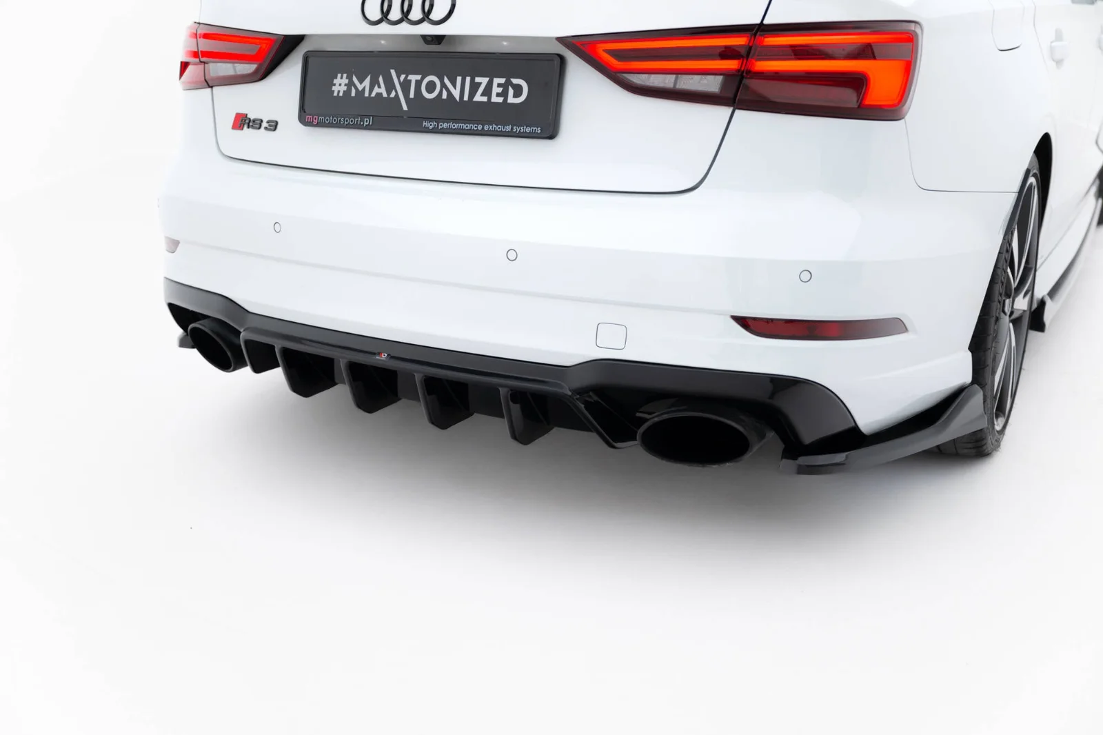 Maxton Design Bodykit-Set V.2 für Audi RS3 8V FL – Schwarz glänzend – AU-RS3-8VF-S-RS2G