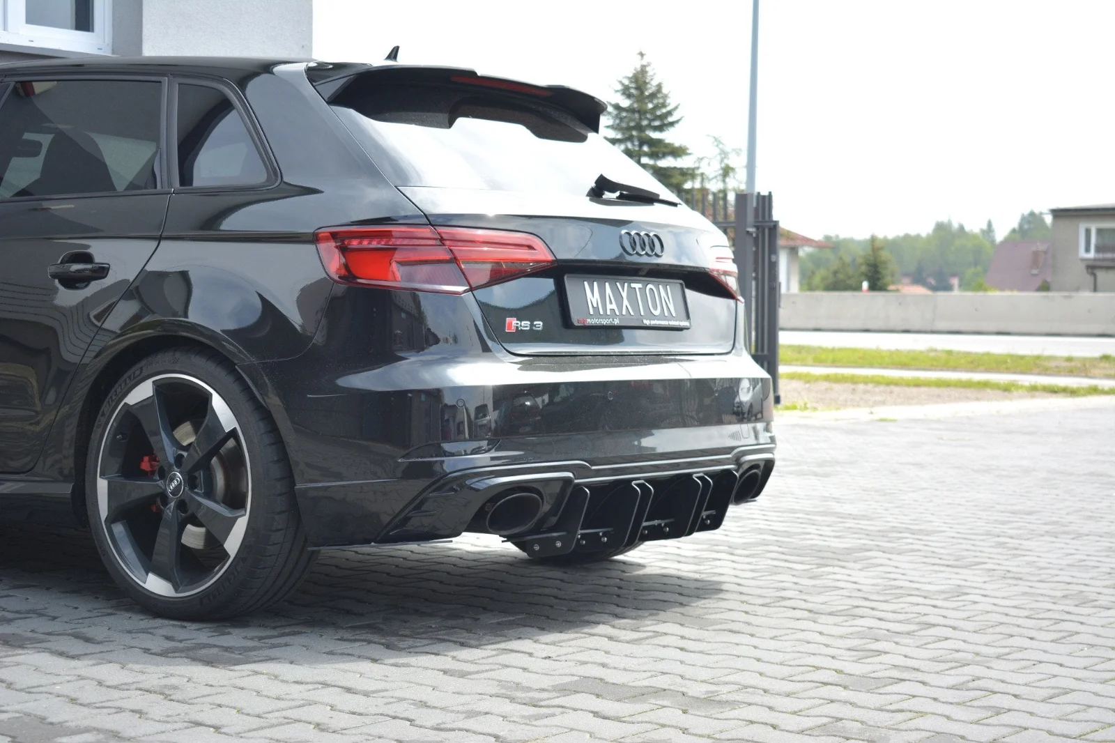 Maxton Design Bodykit-Set V.2 für Audi RS3 8V FL – Schwarz matt