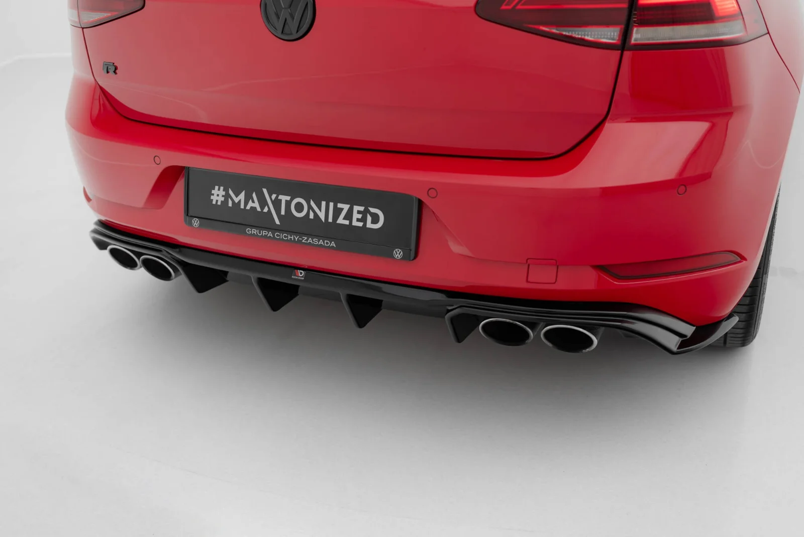Maxton Design Bodykit-Set V.2 für VW Golf 7 R FL – Schwarz glänzend