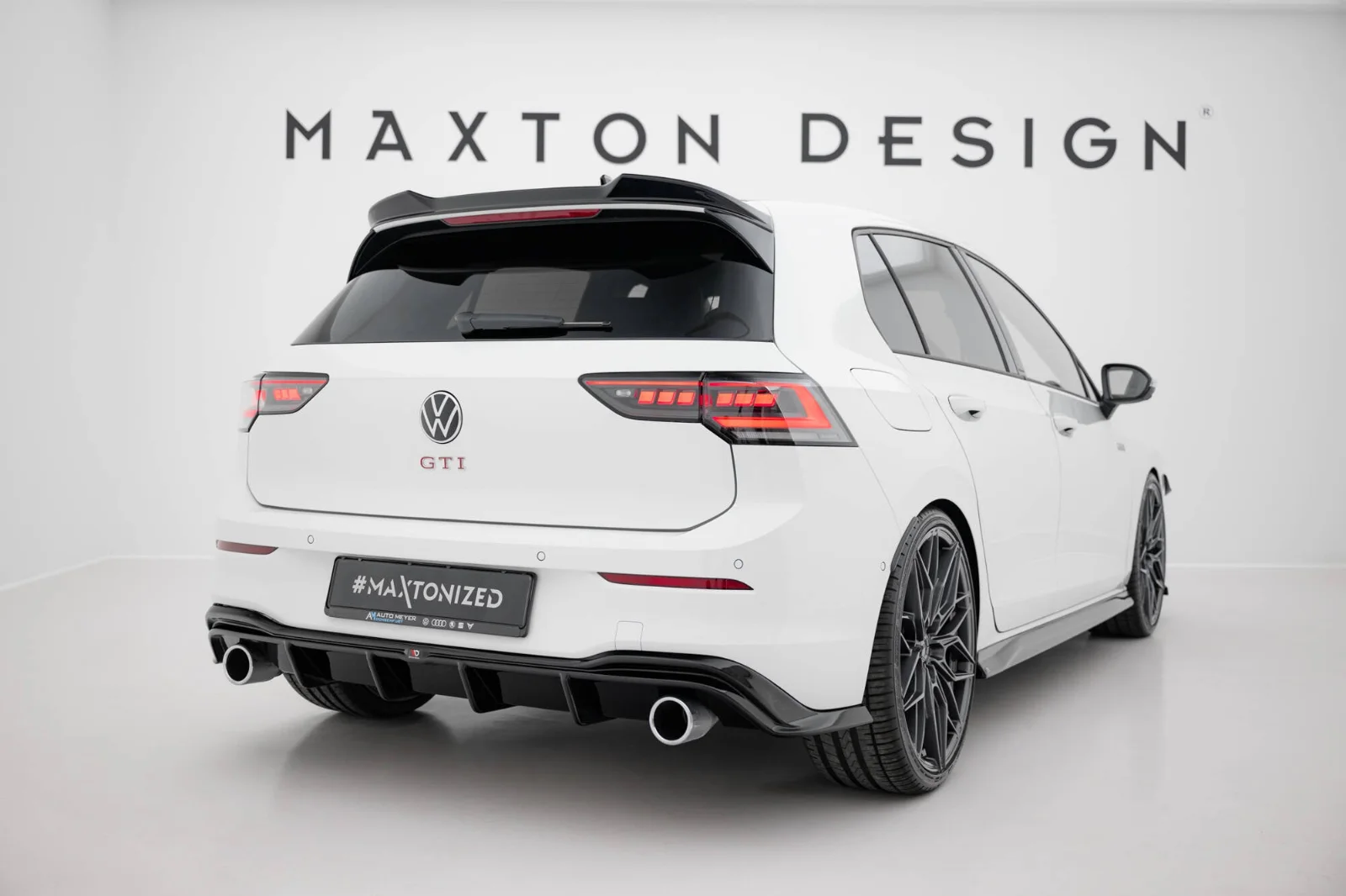 Maxton Design Bodykit-Set V.3 für VW Golf 8 GTI – Schwarz glänzend